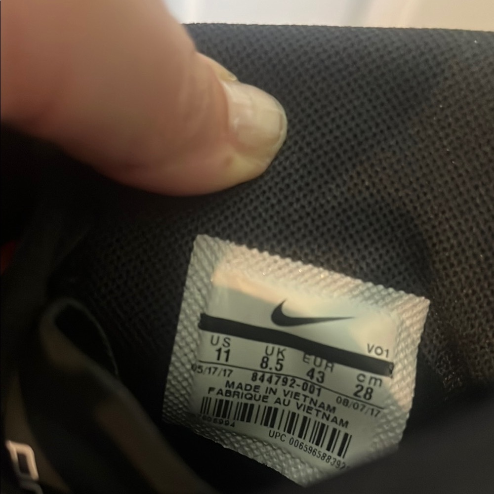 Nike Black and Silver Basketball Sneakers women’s size 11 - Picture 8 of 8